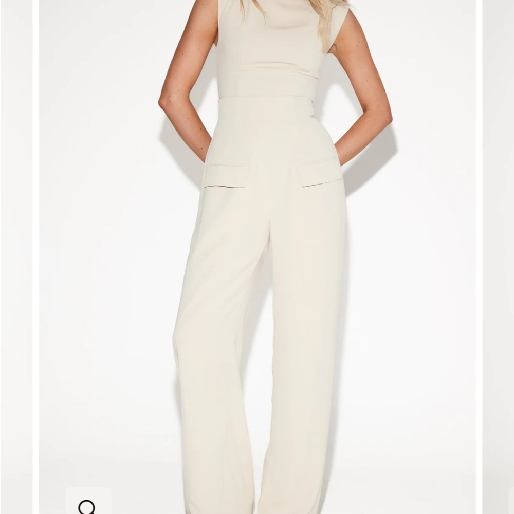 Elegant Cream Sleeveless Jumpsuit
